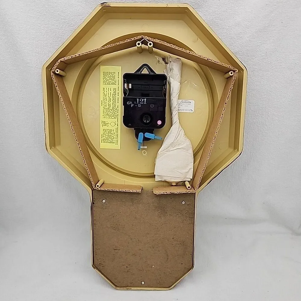 Clock Sunbeam Pendulum Hearthside Wall Battery Operated Regulator NEW IN BOX